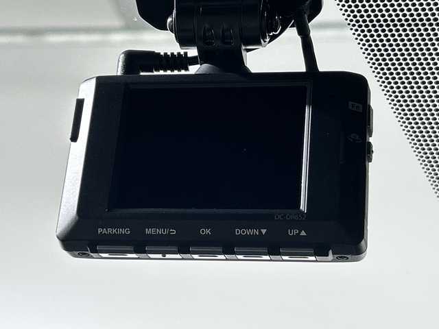 レクサス ＩＳ 300h Fスポーツ 神奈川県 2021(令3)年 1.3万km ホワイトノーヴァガラスフレーク 純正12.3型メモリーナビゲーション/フルセグ　CD DVD　SD　USB　Bluetooth　AUX　Miracast/パノラミックビューモニター/革スポーツシートセット/セーフティシステムプラス/ブラインドスポットモニター/パーキングサポートブレーキ/プリクラッシュセーフティ/レーントレーシングアシスト/オートマチックハイビーム/レーダークルーズコントロール/ロードサインアシスト/先行車発進告知機能/前後ソナー/ドライブセレクトモード/革スポーツシート/前席パワーシート/シートヒーター/ベンチレーション/運転席ポジションメモリー/メモリー付電動チルト/テレスコピックステアリング/ドアミラーメモリー機能/革巻きステアリング/パドルシフト/ステアリングヒーター/アルミペダル/ナノイーX/社外前後ドライブレコーダー/社外GPSレーダー/電動パーキングブレーキ/プッシュスタート/スマートキー/3連フルLEDヘッドランプ/オートライト/純正19インチアルミホイール/純正サイド/リアスポイラー/スペアキー