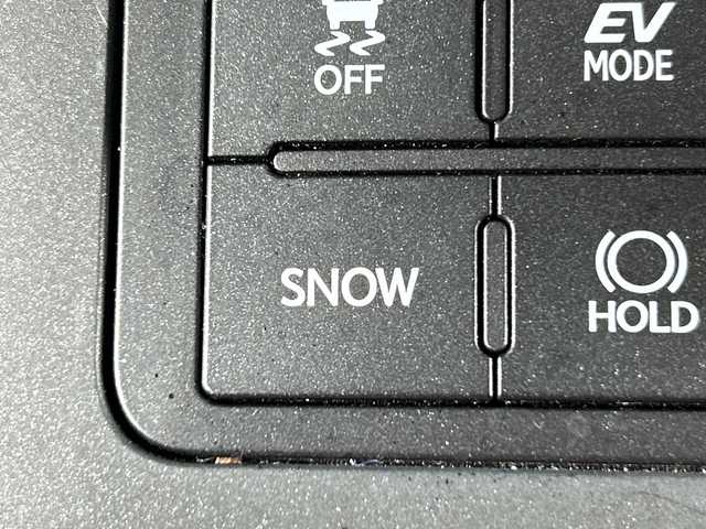 レクサス ＩＳ 300h Fスポーツ 神奈川県 2021(令3)年 1.3万km ホワイトノーヴァガラスフレーク 純正12.3型メモリーナビゲーション/フルセグ　CD DVD　SD　USB　Bluetooth　AUX　Miracast/パノラミックビューモニター/革スポーツシートセット/セーフティシステムプラス/ブラインドスポットモニター/パーキングサポートブレーキ/プリクラッシュセーフティ/レーントレーシングアシスト/オートマチックハイビーム/レーダークルーズコントロール/ロードサインアシスト/先行車発進告知機能/前後ソナー/ドライブセレクトモード/革スポーツシート/前席パワーシート/シートヒーター/ベンチレーション/運転席ポジションメモリー/メモリー付電動チルト/テレスコピックステアリング/ドアミラーメモリー機能/革巻きステアリング/パドルシフト/ステアリングヒーター/アルミペダル/ナノイーX/社外前後ドライブレコーダー/社外GPSレーダー/電動パーキングブレーキ/プッシュスタート/スマートキー/3連フルLEDヘッドランプ/オートライト/純正19インチアルミホイール/純正サイド/リアスポイラー/スペアキー