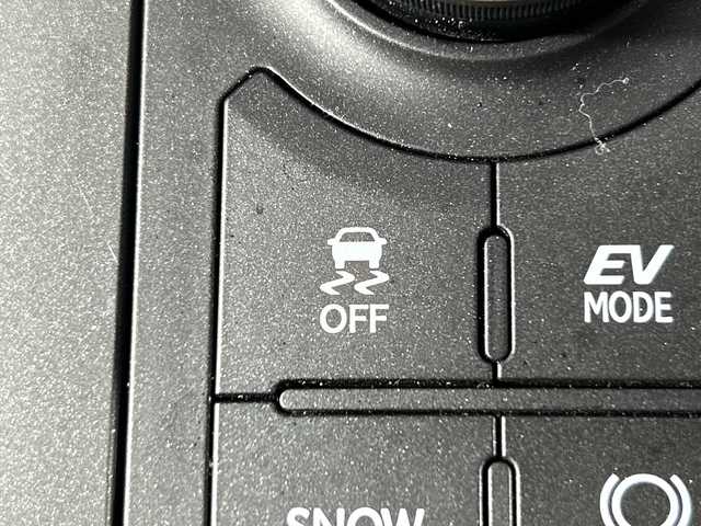 レクサス ＩＳ 300h Fスポーツ 神奈川県 2021(令3)年 1.3万km ホワイトノーヴァガラスフレーク 純正12.3型メモリーナビゲーション/フルセグ　CD DVD　SD　USB　Bluetooth　AUX　Miracast/パノラミックビューモニター/革スポーツシートセット/セーフティシステムプラス/ブラインドスポットモニター/パーキングサポートブレーキ/プリクラッシュセーフティ/レーントレーシングアシスト/オートマチックハイビーム/レーダークルーズコントロール/ロードサインアシスト/先行車発進告知機能/前後ソナー/ドライブセレクトモード/革スポーツシート/前席パワーシート/シートヒーター/ベンチレーション/運転席ポジションメモリー/メモリー付電動チルト/テレスコピックステアリング/ドアミラーメモリー機能/革巻きステアリング/パドルシフト/ステアリングヒーター/アルミペダル/ナノイーX/社外前後ドライブレコーダー/社外GPSレーダー/電動パーキングブレーキ/プッシュスタート/スマートキー/3連フルLEDヘッドランプ/オートライト/純正19インチアルミホイール/純正サイド/リアスポイラー/スペアキー