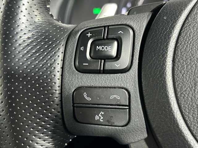 レクサス ＩＳ 300h Fスポーツ 神奈川県 2021(令3)年 1.3万km ホワイトノーヴァガラスフレーク 純正12.3型メモリーナビゲーション/フルセグ　CD DVD　SD　USB　Bluetooth　AUX　Miracast/パノラミックビューモニター/革スポーツシートセット/セーフティシステムプラス/ブラインドスポットモニター/パーキングサポートブレーキ/プリクラッシュセーフティ/レーントレーシングアシスト/オートマチックハイビーム/レーダークルーズコントロール/ロードサインアシスト/先行車発進告知機能/前後ソナー/ドライブセレクトモード/革スポーツシート/前席パワーシート/シートヒーター/ベンチレーション/運転席ポジションメモリー/メモリー付電動チルト/テレスコピックステアリング/ドアミラーメモリー機能/革巻きステアリング/パドルシフト/ステアリングヒーター/アルミペダル/ナノイーX/社外前後ドライブレコーダー/社外GPSレーダー/電動パーキングブレーキ/プッシュスタート/スマートキー/3連フルLEDヘッドランプ/オートライト/純正19インチアルミホイール/純正サイド/リアスポイラー/スペアキー