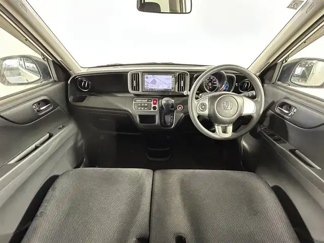 ホンダ Ｎ ＯＮＥ G SSパッケージ 佐賀県 2015(平27)年 3.1万km プレミアムホワイトパール シティブレーキアクティブシステム/純正ディーラーオプション7インチナビ/バックカメラ/CD/SD/FM.AM/ステアリングスイッチ/オートライト/キセノンライト/横滑り防止装置/電動格納ミラー/プッシュスタート/アイドリングストップ/スマートキー×2/保証書/取扱説明書