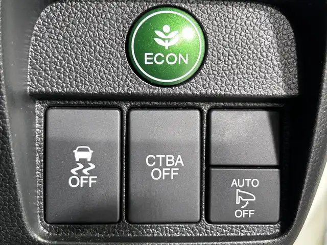 ホンダ Ｎ ＯＮＥ G SSパッケージ 佐賀県 2015(平27)年 3.1万km プレミアムホワイトパール シティブレーキアクティブシステム/純正ディーラーオプション7インチナビ/バックカメラ/CD/SD/FM.AM/ステアリングスイッチ/オートライト/キセノンライト/横滑り防止装置/電動格納ミラー/プッシュスタート/アイドリングストップ/スマートキー×2/保証書/取扱説明書