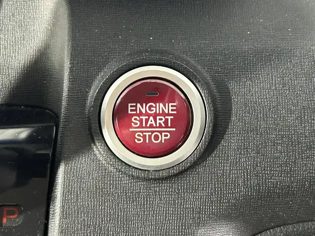 ホンダ Ｎ ＯＮＥ G SSパッケージ 佐賀県 2015(平27)年 3.1万km プレミアムホワイトパール シティブレーキアクティブシステム/純正ディーラーオプション7インチナビ/バックカメラ/CD/SD/FM.AM/ステアリングスイッチ/オートライト/キセノンライト/横滑り防止装置/電動格納ミラー/プッシュスタート/アイドリングストップ/スマートキー×2/保証書/取扱説明書