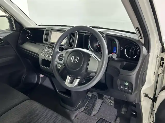 ホンダ Ｎ ＯＮＥ G SSパッケージ 佐賀県 2015(平27)年 3.1万km プレミアムホワイトパール シティブレーキアクティブシステム/純正ディーラーオプション7インチナビ/バックカメラ/CD/SD/FM.AM/ステアリングスイッチ/オートライト/キセノンライト/横滑り防止装置/電動格納ミラー/プッシュスタート/アイドリングストップ/スマートキー×2/保証書/取扱説明書