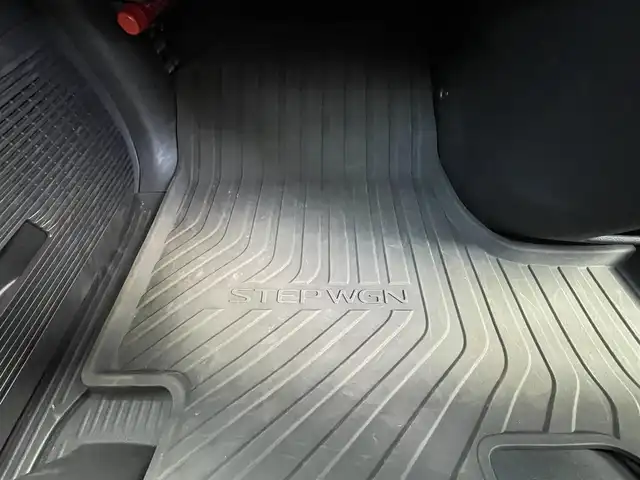 ホンダ ステップワゴン スパーダ eHEV プレミアムライン 愛知県 2023(令5)年 2.5万km ミッドナイトブルービームM 純正ナビ/（CD/DVD/FM/AM/BT/USB）/フルセグTV/アラウンドビューモニター/ETC/純正17インチAW/両側パワースライドドア/パワーバックドア/ホンダセンシング/レーダークルーズコントロール/ブラインドスポットモニター/ハーフレザーシート/前席シートヒーター/オートライト/LEDヘッドライト/ステアリングスイッチ/純正フロアマット