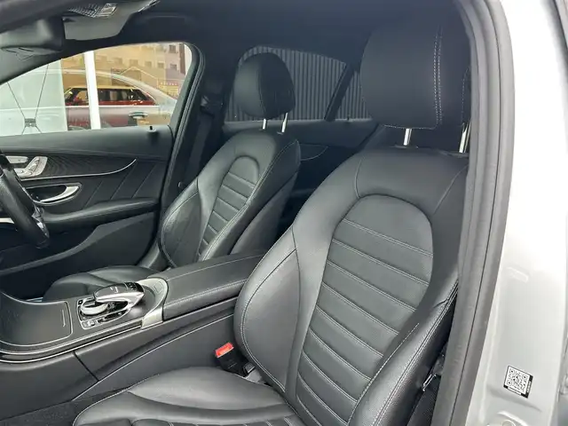 メルセデス・ベンツ Ｃ２２０ｄ アバンギャルド　AMGライン 福岡県 2016(平28)年 3.4万km イリジウムシルバー レザーエクスクルーシブパッケージ/レーダーセーフティパッケージ/アダプティブクルーズコントロール/ヘッドアップディスプレイ/黒革シート/前席シートヒーター/純正ナビ　/フルセグTV/バックカメラ　/Bluetooth/パワーバックドア/LEDライト/純正１８インチアルミホイール　/ETC