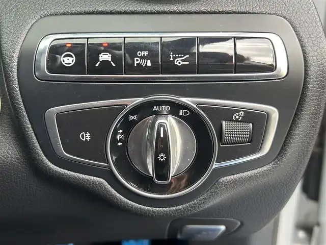 メルセデス・ベンツ Ｃ２２０ｄ アバンギャルド　AMGライン 福岡県 2016(平28)年 3.4万km イリジウムシルバー レザーエクスクルーシブパッケージ/レーダーセーフティパッケージ/アダプティブクルーズコントロール/ヘッドアップディスプレイ/黒革シート/前席シートヒーター/純正ナビ　/フルセグTV/バックカメラ　/Bluetooth/パワーバックドア/LEDライト/純正１８インチアルミホイール　/ETC