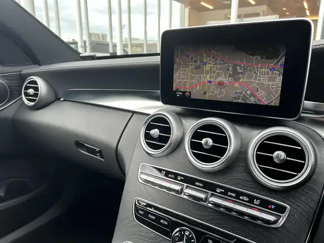 メルセデス・ベンツ Ｃ２２０ｄ アバンギャルド　AMGライン 福岡県 2016(平28)年 3.4万km イリジウムシルバー レザーエクスクルーシブパッケージ/レーダーセーフティパッケージ/アダプティブクルーズコントロール/ヘッドアップディスプレイ/黒革シート/前席シートヒーター/純正ナビ　/フルセグTV/バックカメラ　/Bluetooth/パワーバックドア/LEDライト/純正１８インチアルミホイール　/ETC