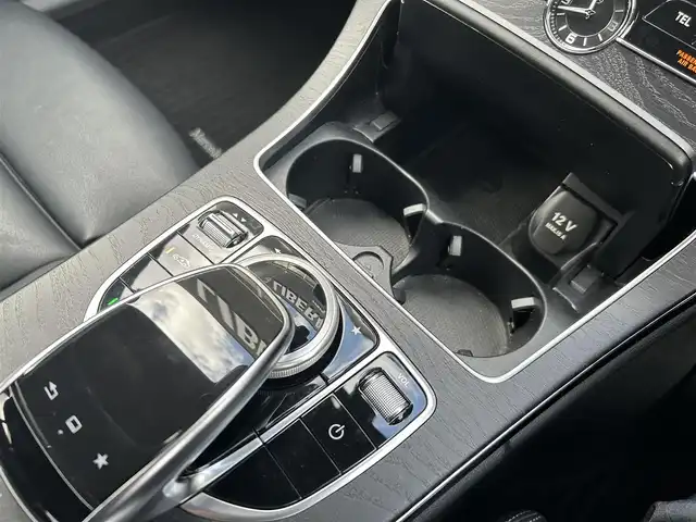 メルセデス・ベンツ Ｃ２２０ｄ アバンギャルド　AMGライン 福岡県 2016(平28)年 3.4万km イリジウムシルバー レザーエクスクルーシブパッケージ/レーダーセーフティパッケージ/アダプティブクルーズコントロール/ヘッドアップディスプレイ/黒革シート/前席シートヒーター/純正ナビ　/フルセグTV/バックカメラ　/Bluetooth/パワーバックドア/LEDライト/純正１８インチアルミホイール　/ETC