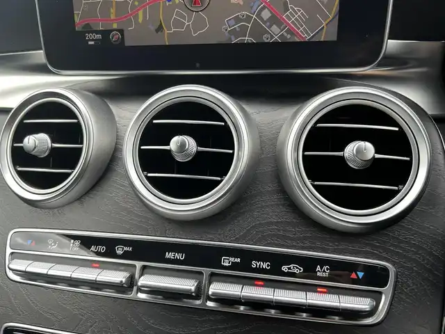 メルセデス・ベンツ Ｃ２２０ｄ アバンギャルド　AMGライン 福岡県 2016(平28)年 3.4万km イリジウムシルバー レザーエクスクルーシブパッケージ/レーダーセーフティパッケージ/アダプティブクルーズコントロール/ヘッドアップディスプレイ/黒革シート/前席シートヒーター/純正ナビ　/フルセグTV/バックカメラ　/Bluetooth/パワーバックドア/LEDライト/純正１８インチアルミホイール　/ETC