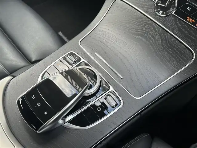 メルセデス・ベンツ Ｃ２２０ｄ アバンギャルド　AMGライン 福岡県 2016(平28)年 3.4万km イリジウムシルバー レザーエクスクルーシブパッケージ/レーダーセーフティパッケージ/アダプティブクルーズコントロール/ヘッドアップディスプレイ/黒革シート/前席シートヒーター/純正ナビ　/フルセグTV/バックカメラ　/Bluetooth/パワーバックドア/LEDライト/純正１８インチアルミホイール　/ETC