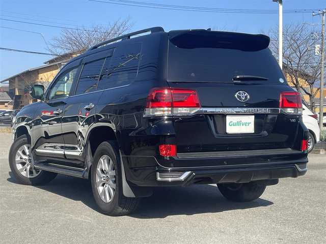 トヨタ ランドクルーザー AX 静岡県 2017(平29)年 4.9万km ブラック ワンオーナー/サンルーフ/純正SDナビ、地デジ、Bluetooth、CD、DVD/アラウンドビューモニター/モデリスタエアロ/プリクラッシュセーフティ/レーンキープアシスト/ウインカーミラー/ブラインドスポットモニター/ウッドコンビステア/レーダークルーズコントロール/LEDヘッドライト/ビルトインETC/オートマチックハイビーム/クリアランスソナー（リア）/ルーフレール/ドアバイザー/W・サイド・カーテンエアバッグ/スマートキー×２/保証書、取説