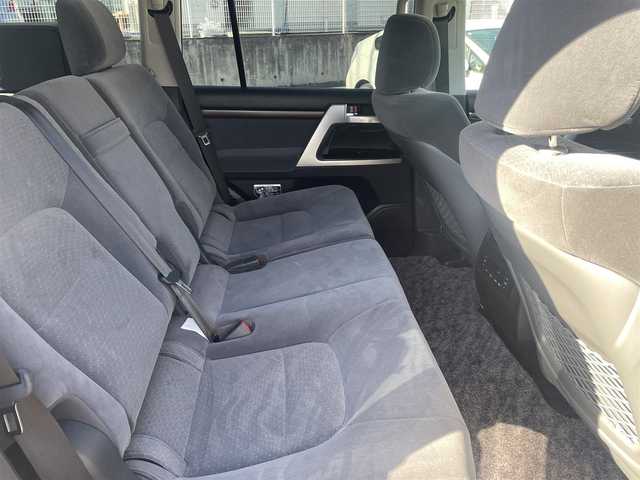 トヨタ ランドクルーザー AX 静岡県 2017(平29)年 4.9万km ブラック ワンオーナー/サンルーフ/純正SDナビ、地デジ、Bluetooth、CD、DVD/アラウンドビューモニター/モデリスタエアロ/プリクラッシュセーフティ/レーンキープアシスト/ウインカーミラー/ブラインドスポットモニター/ウッドコンビステア/レーダークルーズコントロール/LEDヘッドライト/ビルトインETC/オートマチックハイビーム/クリアランスソナー（リア）/ルーフレール/ドアバイザー/W・サイド・カーテンエアバッグ/スマートキー×２/保証書、取説