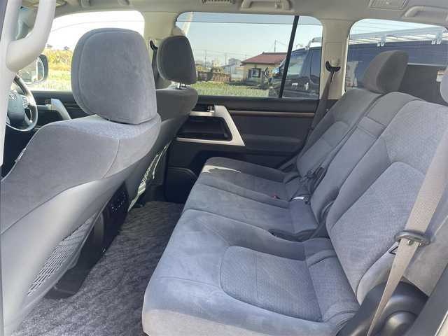 トヨタ ランドクルーザー AX 静岡県 2017(平29)年 4.9万km ブラック ワンオーナー/サンルーフ/純正SDナビ、地デジ、Bluetooth、CD、DVD/アラウンドビューモニター/モデリスタエアロ/プリクラッシュセーフティ/レーンキープアシスト/ウインカーミラー/ブラインドスポットモニター/ウッドコンビステア/レーダークルーズコントロール/LEDヘッドライト/ビルトインETC/オートマチックハイビーム/クリアランスソナー（リア）/ルーフレール/ドアバイザー/W・サイド・カーテンエアバッグ/スマートキー×２/保証書、取説