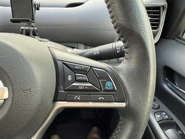 日産 セレナ ハイウェイスター V 兵庫県 2021(令3)年 2.3万km シルバー ワンオーナー/純正ナビ/フルセグTV/バックモニター/両側パワースライドドア/LEDヘッドライト/プロパイロット/オートハイビーム/電子パーキング/オートホールド/純正16インチアルミホイール/プッシュスタート＆スマートキー