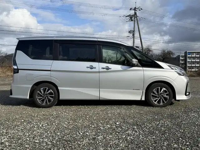 日産 セレナ ハイウェイスター V 兵庫県 2021(令3)年 2.3万km シルバー ワンオーナー/純正ナビ/フルセグTV/バックモニター/両側パワースライドドア/LEDヘッドライト/プロパイロット/オートハイビーム/電子パーキング/オートホールド/純正16インチアルミホイール/プッシュスタート＆スマートキー