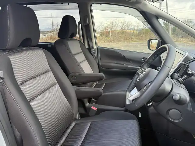 日産 セレナ ハイウェイスター V 兵庫県 2021(令3)年 2.3万km シルバー ワンオーナー/純正ナビ/フルセグTV/バックモニター/両側パワースライドドア/LEDヘッドライト/プロパイロット/オートハイビーム/電子パーキング/オートホールド/純正16インチアルミホイール/プッシュスタート＆スマートキー