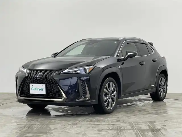 レクサス ＵＸ 250h Fスポーツ 群馬県 2019(令1)年 1.7万km グラファイトブラックガラスフレーク ムーンルーフ　純正１２．３インチナビ　バックカメラ　レーダークルーズコントロール　パワーバックドア　ＬＥＤライト　ＡＨＢ　シートヒーター　純正１８インチＡＷ　ステアリングリモコン　ＥＴＣ２．０