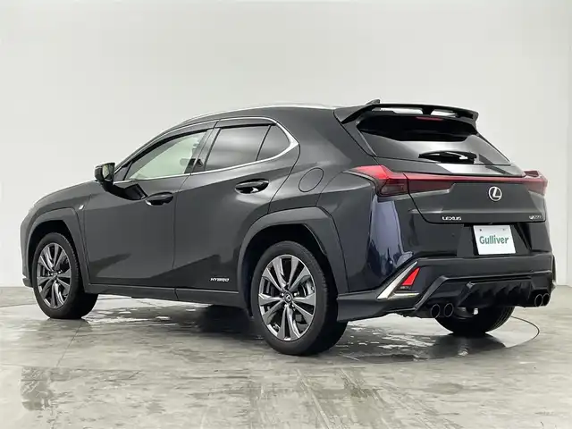 レクサス ＵＸ 250h Fスポーツ 群馬県 2019(令1)年 1.7万km グラファイトブラックガラスフレーク ムーンルーフ　純正１２．３インチナビ　バックカメラ　レーダークルーズコントロール　パワーバックドア　ＬＥＤライト　ＡＨＢ　シートヒーター　純正１８インチＡＷ　ステアリングリモコン　ＥＴＣ２．０
