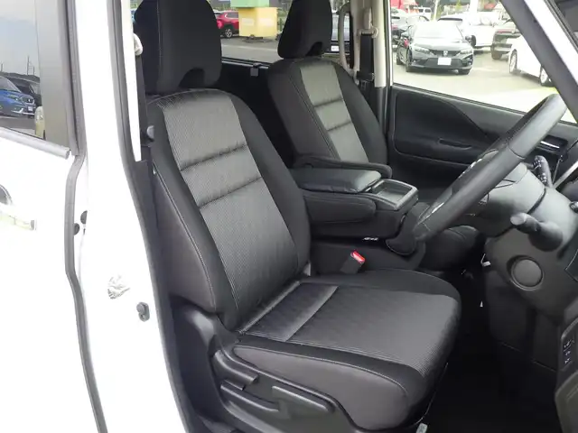 日産 セレナ ハイウェイスター V 千葉県 2020(令2)年 6.2万km ブリリアントホワイトパール エマージェンシーブレーキ/インテリジェントクルーズコントロール/両側パワースライドドア/9インチ純正SDナビ/地デジTV/【BD/DVD/CD再生機能　Bluetooth接続】/アラウンドビューモニター/革巻きステアリング/ステアリングスイッチ/ETC/LEDヘッドライト/コーナーセンサー/純正16インチアルミホイル/サイド/カーテンエアバッグ/インテリジェントキー