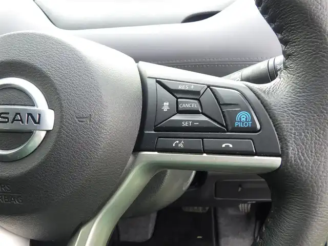 日産 セレナ ハイウェイスター V 千葉県 2020(令2)年 6.2万km ブリリアントホワイトパール エマージェンシーブレーキ/インテリジェントクルーズコントロール/両側パワースライドドア/9インチ純正SDナビ/地デジTV/【BD/DVD/CD再生機能　Bluetooth接続】/アラウンドビューモニター/革巻きステアリング/ステアリングスイッチ/ETC/LEDヘッドライト/コーナーセンサー/純正16インチアルミホイル/サイド/カーテンエアバッグ/インテリジェントキー