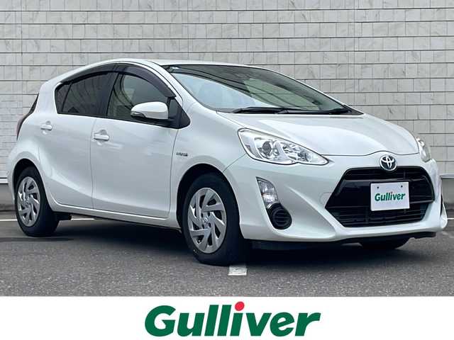 トヨタ アクア S 秋田県 2016(平28)年 1.9万km ライムホワイトパールクリスタルシャイン 純正ナビ　/（ＣＤ　ＤＶＤ　Ｂｌｕｅｔｏｏｔｈ　フルセグ）/衝突軽減ブレーキ/ＥＴＣ/バックカメラ/ＬＥＤヘッドライト/オートライト/レーンキープ/新車時保証書/取説書