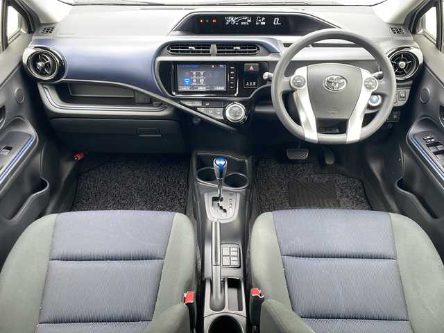 トヨタ アクア S 秋田県 2016(平28)年 1.9万km ライムホワイトパールクリスタルシャイン 純正ナビ　/（ＣＤ　ＤＶＤ　Ｂｌｕｅｔｏｏｔｈ　フルセグ）/衝突軽減ブレーキ/ＥＴＣ/バックカメラ/ＬＥＤヘッドライト/オートライト/レーンキープ/新車時保証書/取説書