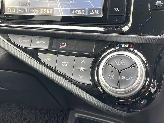 トヨタ アクア S 秋田県 2016(平28)年 1.9万km ライムホワイトパールクリスタルシャイン 純正ナビ　/（ＣＤ　ＤＶＤ　Ｂｌｕｅｔｏｏｔｈ　フルセグ）/衝突軽減ブレーキ/ＥＴＣ/バックカメラ/ＬＥＤヘッドライト/オートライト/レーンキープ/新車時保証書/取説書