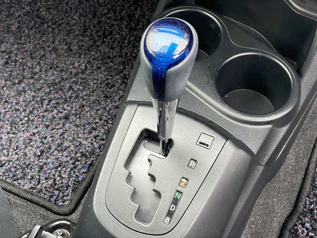 トヨタ アクア S 秋田県 2016(平28)年 1.9万km ライムホワイトパールクリスタルシャイン 純正ナビ　/（ＣＤ　ＤＶＤ　Ｂｌｕｅｔｏｏｔｈ　フルセグ）/衝突軽減ブレーキ/ＥＴＣ/バックカメラ/ＬＥＤヘッドライト/オートライト/レーンキープ/新車時保証書/取説書