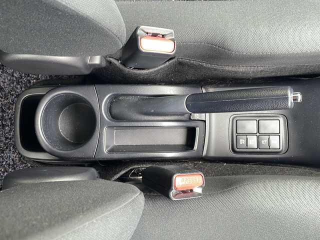 トヨタ アクア S 秋田県 2016(平28)年 1.9万km ライムホワイトパールクリスタルシャイン 純正ナビ　/（ＣＤ　ＤＶＤ　Ｂｌｕｅｔｏｏｔｈ　フルセグ）/衝突軽減ブレーキ/ＥＴＣ/バックカメラ/ＬＥＤヘッドライト/オートライト/レーンキープ/新車時保証書/取説書