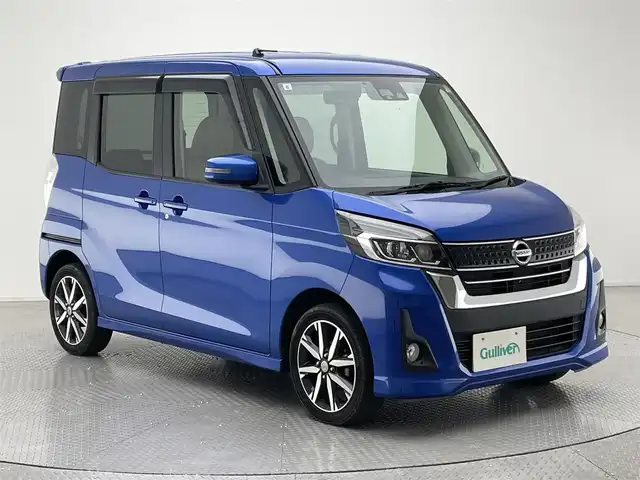 日産 デイズ ルークス HWS X Vセレクション 兵庫県 2017(平29)年 5万km オーシャンブルーP ・純正SDナビ/・CD/DVD/BT/SD/フルセグTV/・全方位カメラ/・両側パワースライドドア/・ETC/・衝突軽減ブレーキ/・LEDヘッドライト/・オートライト/・スマートキー/・スペアキー1本/・純正15インチアルミホイール/・純正フロアマット/・ハーフレザーシート
