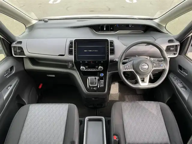 日産 セレナ e－パワー ハイウェイスター V 佐賀県 2020(令2)年 4.1万km ブリリアントホワイトパール 純正10インチナビゲーション/・AM/FM/CD/DVD/Bluetooth/フルセグテレビ/純正フリップダウンモニター/アラウンドビューモニター/ドライブレコーダー/ETC/両側パワースライドドア/電子パーキングブレーキ/・オートブレーキホールド/LEDヘッドライト/・オートマチックハイビーム/純正15インチアルミホイール/純正フロアマット/プロパイロット/革巻きステアリング/・ステアリングリモコン/ロールサンシェード/スマートキー/・プッシュスタート/スペアキー１本/エンジンスターター