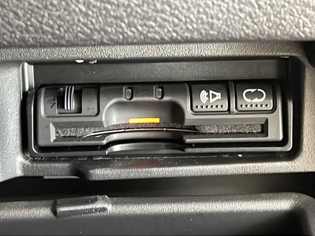 日産 セレナ ハイウェイスター Vセレクション 福井県 2017(平29)年 5.5万km ダイヤモンドブラック 純正7インチSDナビ/フルセグTV/BT/CD/DVD/USB/SD/AUX/アラウンドビューモニター/フリップダウンモニター/セーフティパックB/・プロパイロット/・インテリジェントパーキングアシスト/・エマージェンシーブレーキ/・車線逸脱防止支援システム/・フロント&バックソナー/・標識検知機能/・ふらつき警報/・インテリジェントルームミラー/ドライブレコーダー/ETC/両側パワースライドドア/オートライト/LEDヘッドライト/純正16インチアルミホイール/純正フロアマット/プッシュスタート/スマートキー