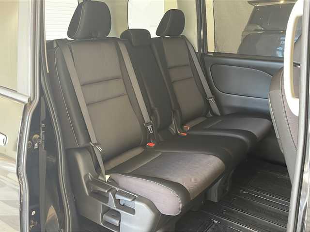 日産 セレナ ハイウェイスター Vセレクション 福井県 2017(平29)年 5.5万km ダイヤモンドブラック 純正7インチSDナビ/フルセグTV/BT/CD/DVD/USB/SD/AUX/アラウンドビューモニター/フリップダウンモニター/セーフティパックB/・プロパイロット/・インテリジェントパーキングアシスト/・エマージェンシーブレーキ/・車線逸脱防止支援システム/・フロント&バックソナー/・標識検知機能/・ふらつき警報/・インテリジェントルームミラー/ドライブレコーダー/ETC/両側パワースライドドア/オートライト/LEDヘッドライト/純正16インチアルミホイール/純正フロアマット/プッシュスタート/スマートキー