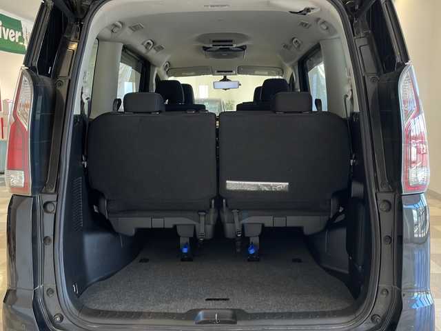 日産 セレナ ハイウェイスター Vセレクション 福井県 2017(平29)年 5.5万km ダイヤモンドブラック 純正7インチSDナビ/フルセグTV/BT/CD/DVD/USB/SD/AUX/アラウンドビューモニター/フリップダウンモニター/セーフティパックB/・プロパイロット/・インテリジェントパーキングアシスト/・エマージェンシーブレーキ/・車線逸脱防止支援システム/・フロント&バックソナー/・標識検知機能/・ふらつき警報/・インテリジェントルームミラー/ドライブレコーダー/ETC/両側パワースライドドア/オートライト/LEDヘッドライト/純正16インチアルミホイール/純正フロアマット/プッシュスタート/スマートキー