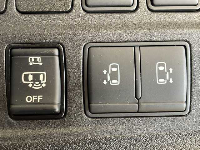 日産 セレナ ハイウェイスター Vセレクション 福井県 2017(平29)年 5.5万km ダイヤモンドブラック 純正7インチSDナビ/フルセグTV/BT/CD/DVD/USB/SD/AUX/アラウンドビューモニター/フリップダウンモニター/セーフティパックB/・プロパイロット/・インテリジェントパーキングアシスト/・エマージェンシーブレーキ/・車線逸脱防止支援システム/・フロント&バックソナー/・標識検知機能/・ふらつき警報/・インテリジェントルームミラー/ドライブレコーダー/ETC/両側パワースライドドア/オートライト/LEDヘッドライト/純正16インチアルミホイール/純正フロアマット/プッシュスタート/スマートキー