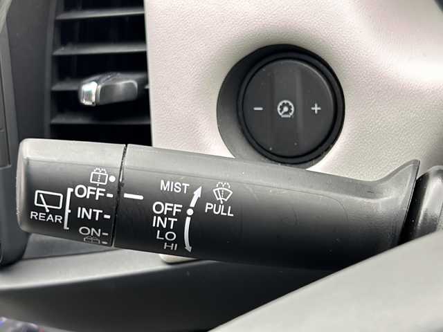 ホンダ フィット ホーム 宮城県 2021(令3)年 4.7万km プラチナホワイトパール 寒冷地仕様/ワイパーデアイサー/純正9インチナビ/(AM/FM/TV/iPod/BT/SD/USB/CD/DVD)/前後ドライブレコーダー/レーダークルーズコントロール/ハーフレザー/プッシュスタート/スマートキー/オートライト/オートマチックハイビーム/LEDヘッドライト/純正フロアマット