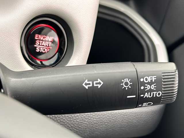 ホンダ フィット ホーム 宮城県 2021(令3)年 4.7万km プラチナホワイトパール 寒冷地仕様/ワイパーデアイサー/純正9インチナビ/(AM/FM/TV/iPod/BT/SD/USB/CD/DVD)/前後ドライブレコーダー/レーダークルーズコントロール/ハーフレザー/プッシュスタート/スマートキー/オートライト/オートマチックハイビーム/LEDヘッドライト/純正フロアマット