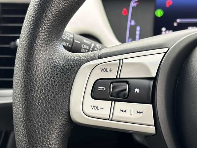 ホンダ フィット ホーム 宮城県 2021(令3)年 4.7万km プラチナホワイトパール 寒冷地仕様/ワイパーデアイサー/純正9インチナビ/(AM/FM/TV/iPod/BT/SD/USB/CD/DVD)/前後ドライブレコーダー/レーダークルーズコントロール/ハーフレザー/プッシュスタート/スマートキー/オートライト/オートマチックハイビーム/LEDヘッドライト/純正フロアマット