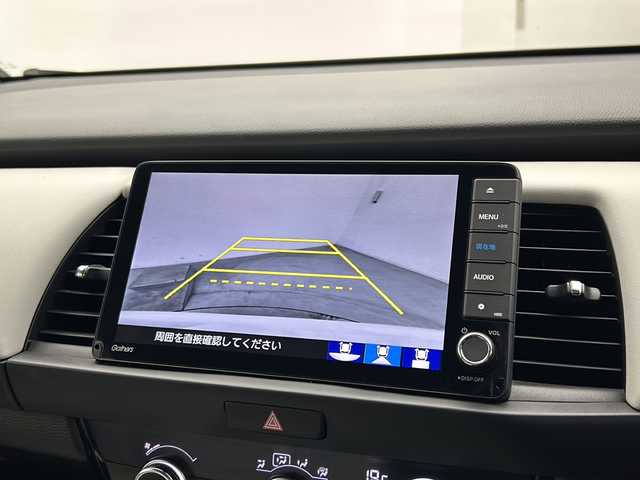 ホンダ フィット ホーム 宮城県 2021(令3)年 4.7万km プラチナホワイトパール 寒冷地仕様/ワイパーデアイサー/純正9インチナビ/(AM/FM/TV/iPod/BT/SD/USB/CD/DVD)/前後ドライブレコーダー/レーダークルーズコントロール/ハーフレザー/プッシュスタート/スマートキー/オートライト/オートマチックハイビーム/LEDヘッドライト/純正フロアマット