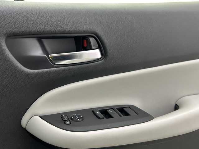 ホンダ フィット ホーム 宮城県 2021(令3)年 4.7万km プラチナホワイトパール 寒冷地仕様/ワイパーデアイサー/純正9インチナビ/(AM/FM/TV/iPod/BT/SD/USB/CD/DVD)/前後ドライブレコーダー/レーダークルーズコントロール/ハーフレザー/プッシュスタート/スマートキー/オートライト/オートマチックハイビーム/LEDヘッドライト/純正フロアマット