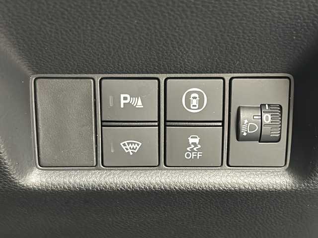 ホンダ フィット ホーム 宮城県 2021(令3)年 4.7万km プラチナホワイトパール 寒冷地仕様/ワイパーデアイサー/純正9インチナビ/(AM/FM/TV/iPod/BT/SD/USB/CD/DVD)/前後ドライブレコーダー/レーダークルーズコントロール/ハーフレザー/プッシュスタート/スマートキー/オートライト/オートマチックハイビーム/LEDヘッドライト/純正フロアマット