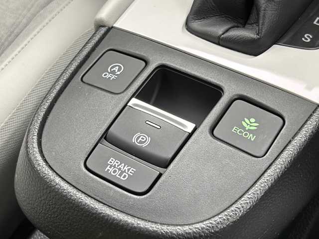 ホンダ フィット ホーム 宮城県 2021(令3)年 4.7万km プラチナホワイトパール 寒冷地仕様/ワイパーデアイサー/純正9インチナビ/(AM/FM/TV/iPod/BT/SD/USB/CD/DVD)/前後ドライブレコーダー/レーダークルーズコントロール/ハーフレザー/プッシュスタート/スマートキー/オートライト/オートマチックハイビーム/LEDヘッドライト/純正フロアマット