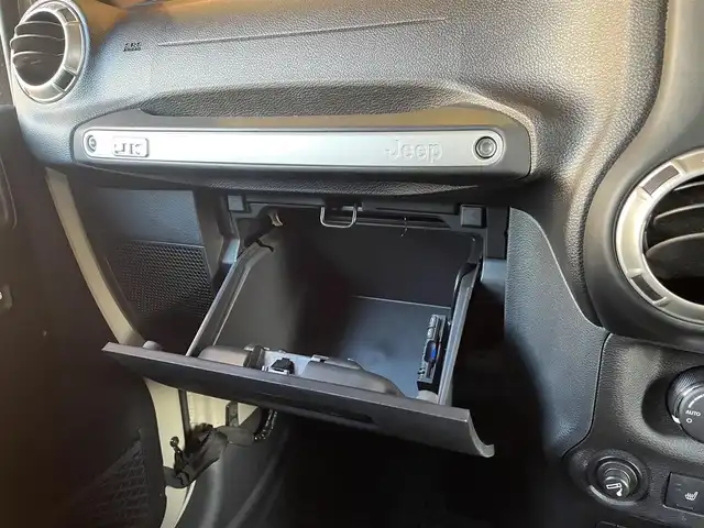 クライスラー・ジープ ジープ ラングラー JK 愛知県 2017(平29)年 4.9万km ゴビ 80台限定車/ワンオーナー/社外メモリナビ/フルセグTV/バックカメラ/サイドカメラ/黒革シート/シートヒーター/ALPINEスピーカー/クルーズコントロール/MTモード付AT/オートヘッドライト/純正18インチアルミ