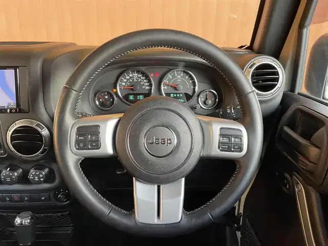 クライスラー・ジープ ジープ ラングラー JK 愛知県 2017(平29)年 4.9万km ゴビ 80台限定車/ワンオーナー/社外メモリナビ/フルセグTV/バックカメラ/サイドカメラ/黒革シート/シートヒーター/ALPINEスピーカー/クルーズコントロール/MTモード付AT/オートヘッドライト/純正18インチアルミ