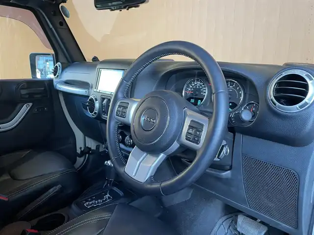 クライスラー・ジープ ジープ ラングラー JK 愛知県 2017(平29)年 4.9万km ゴビ 80台限定車/ワンオーナー/社外メモリナビ/フルセグTV/バックカメラ/サイドカメラ/黒革シート/シートヒーター/ALPINEスピーカー/クルーズコントロール/MTモード付AT/オートヘッドライト/純正18インチアルミ