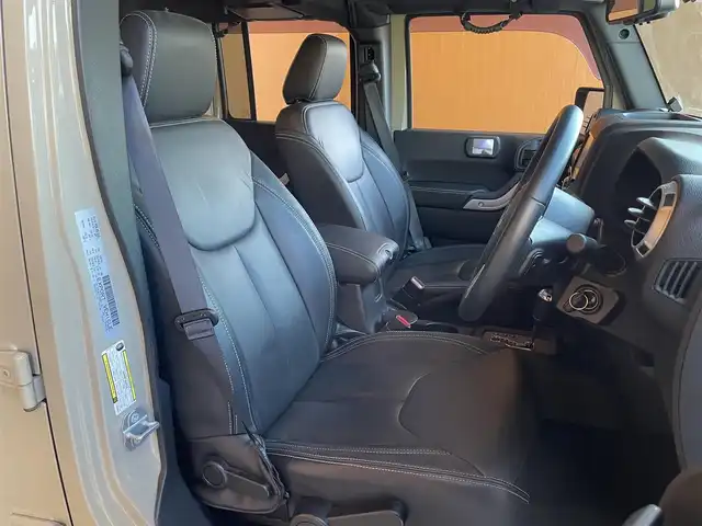 クライスラー・ジープ ジープ ラングラー JK 愛知県 2017(平29)年 4.9万km ゴビ 80台限定車/ワンオーナー/社外メモリナビ/フルセグTV/バックカメラ/サイドカメラ/黒革シート/シートヒーター/ALPINEスピーカー/クルーズコントロール/MTモード付AT/オートヘッドライト/純正18インチアルミ