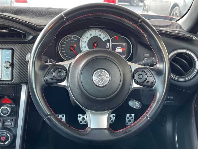 トヨタ ８６ GT 岐阜県 2017(平29)年 4.1万km ピュアレッド /TRDタワーバー//TRDトランクスポイラー//純正SDナビ(NSZT-W66T)/(フルセグTV/BT/SD/DISC)//前後ドライブレコーダー(ZDR 045)//クルーズコントロール//バックカメラ//ＥＴＣ//ＬＥＤヘッドライト//フォグランプ//ステアリングスイッチ//スマートキー//スペアキーx1