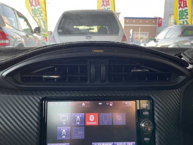 トヨタ ８６ GT 岐阜県 2017(平29)年 4.1万km ピュアレッド /TRDタワーバー//TRDトランクスポイラー//純正SDナビ(NSZT-W66T)/(フルセグTV/BT/SD/DISC)//前後ドライブレコーダー(ZDR 045)//クルーズコントロール//バックカメラ//ＥＴＣ//ＬＥＤヘッドライト//フォグランプ//ステアリングスイッチ//スマートキー//スペアキーx1