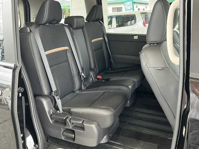日産 セレナ e－パワー ハイウェイスター V 愛媛県 2024(令6)年 1.7万km ダイヤモンドブラック ワンオーナー/純正12.3インチナビ/フルセグTV/Bluetooth/AppleCarPlay/HDMI/プロパイロット/インテリジェントエマージェンシーブレーキ/フリップダウンモニター/両側パワースイライドドア/ハンズフリーパワースライド/純正前後ドライブレコーダー/ブラインドスポットモニター/デジタルインナーミラー/ビルトインETC2.0/置くだけ充電/スペアキーx1/保証書/取扱説明書